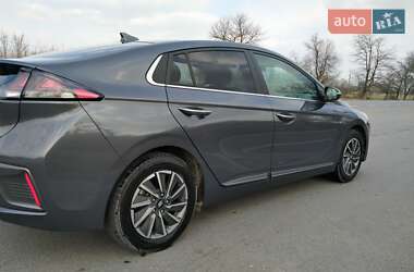 Хэтчбек Hyundai Ioniq 2019 в 