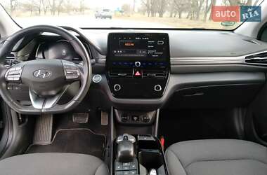 Хэтчбек Hyundai Ioniq 2019 в 