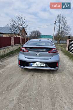 Хетчбек Hyundai Ioniq 2018 в 