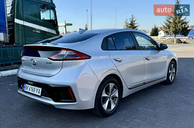 Хэтчбек Hyundai Ioniq 2018 в 