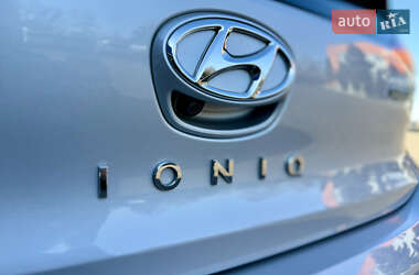 Хэтчбек Hyundai Ioniq 2018 в 