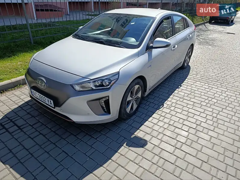 Хетчбек Hyundai Ioniq 2017 в 