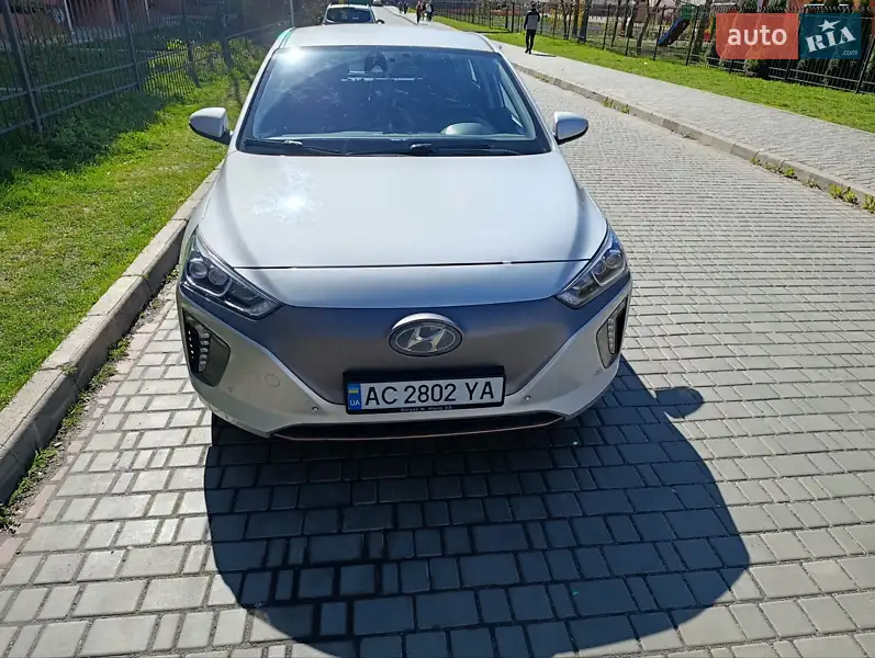 Хетчбек Hyundai Ioniq 2017 в 