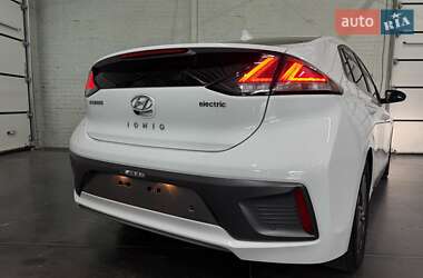 Хэтчбек Hyundai Ioniq 2019 в 