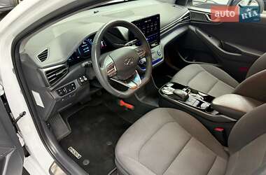 Хэтчбек Hyundai Ioniq 2019 в 
