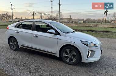Хэтчбек Hyundai Ioniq 2018 в 