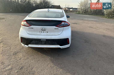 Хетчбек Hyundai Ioniq 2018 в 