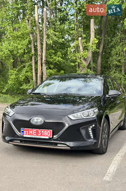 Хэтчбек Hyundai Ioniq 2016 в 