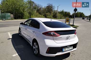 Лифтбек Hyundai Ioniq 2019 в 
