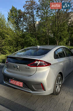 Хетчбек Hyundai Ioniq 2018 в 