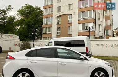 Хетчбек Hyundai Ioniq 2018 в 