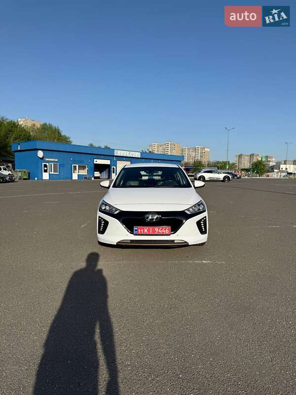 Хетчбек Hyundai Ioniq 2018 в 
