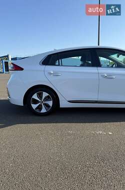 Хетчбек Hyundai Ioniq 2018 в 