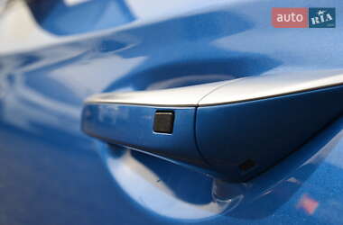 Хэтчбек Hyundai Ioniq 2016 в 