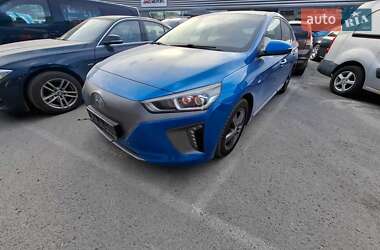 Хэтчбек Hyundai Ioniq 2016 в 