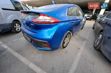 Хэтчбек Hyundai Ioniq 2016 в 