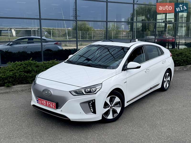 Хэтчбек Hyundai Ioniq 2018 в 