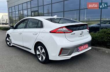 Хэтчбек Hyundai Ioniq 2018 в 