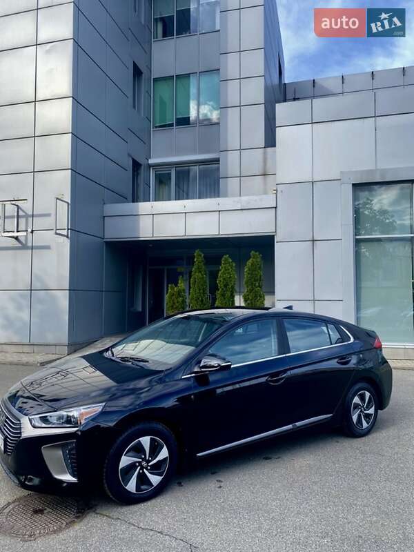 Хэтчбек Hyundai Ioniq 2017 в Киеве