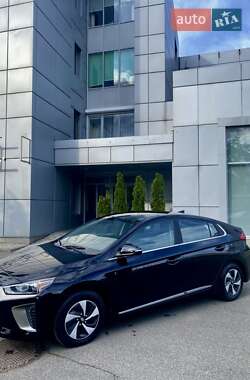 Хэтчбек Hyundai Ioniq 2017 в 