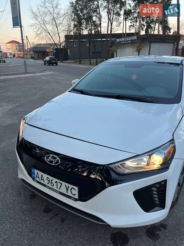 Лифтбек Hyundai Ioniq 2019 в Киеве