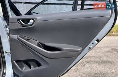 Хэтчбек Hyundai Ioniq 2018 в 