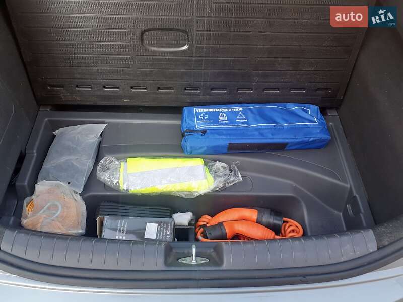 Хэтчбек Hyundai Ioniq 2018 в Владимире фото 21 Хэтчбек Hyundai Ioniq 2018 в Владимире