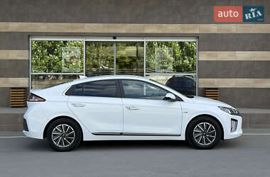 Ліфтбек Hyundai Ioniq 2020 в 