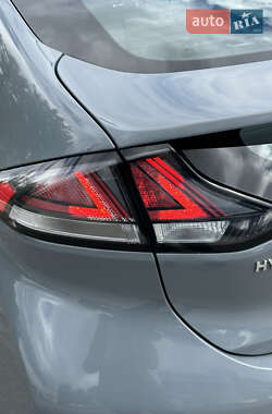 Ліфтбек Hyundai Ioniq 2019 в 