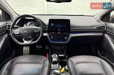 Хэтчбек Hyundai Ioniq 2019 в 