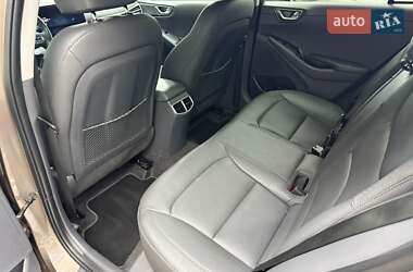 Хэтчбек Hyundai Ioniq 2019 в 