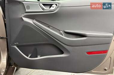 Хэтчбек Hyundai Ioniq 2019 в 
