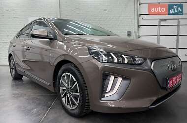 Хэтчбек Hyundai Ioniq 2019 в 