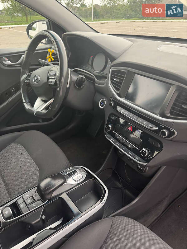 Хэтчбек Hyundai Ioniq 2017 в Черкассах фото 6 Хэтчбек Hyundai Ioniq 2017 в Черкассах