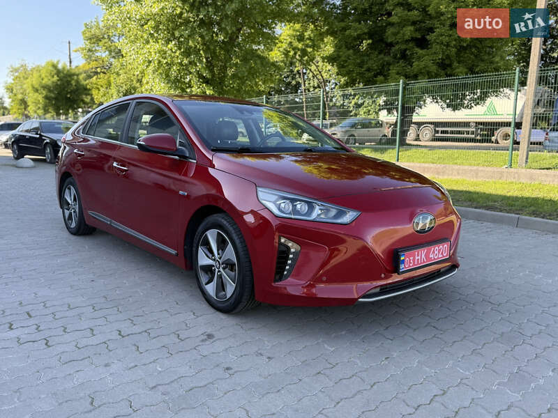 Хэтчбек Hyundai Ioniq 2018 в 