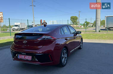 Хэтчбек Hyundai Ioniq 2018 в 
