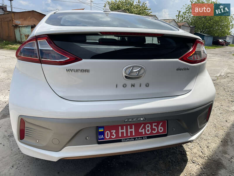 Хэтчбек Hyundai Ioniq 2017 в Луцке