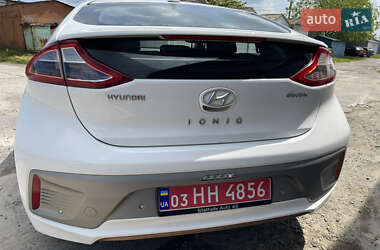 Хетчбек Hyundai Ioniq 2017 в 