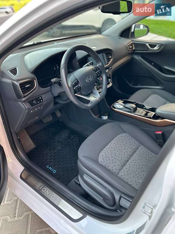 Ліфтбек Hyundai Ioniq 2019 в Стрию