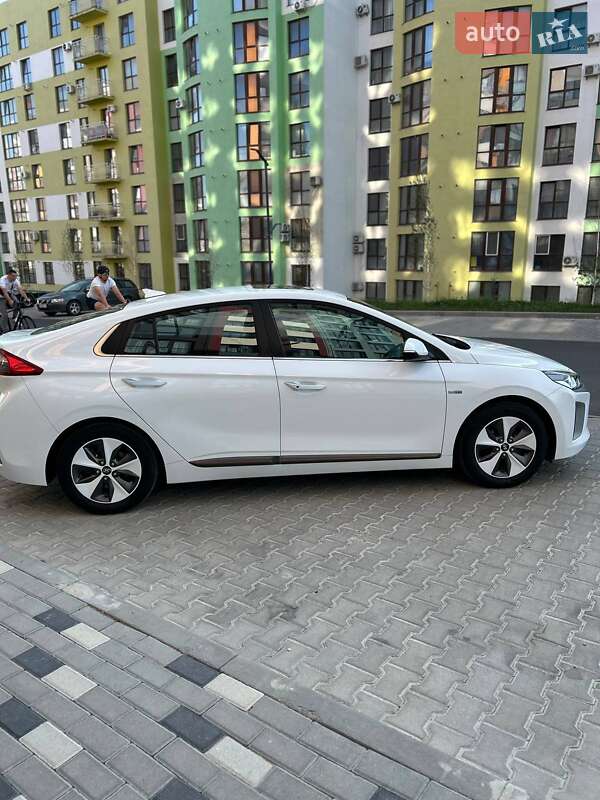 Ліфтбек Hyundai Ioniq 2019 в Стрию