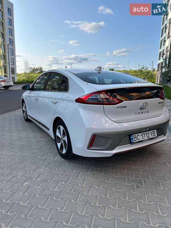 Ліфтбек Hyundai Ioniq 2019 в Стрию