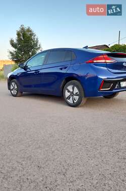 Лифтбек Hyundai Ioniq 2020 в 
