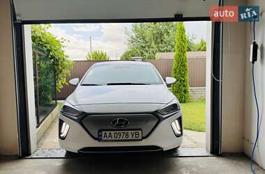 Лифтбек Hyundai Ioniq 2021 в Ревном
