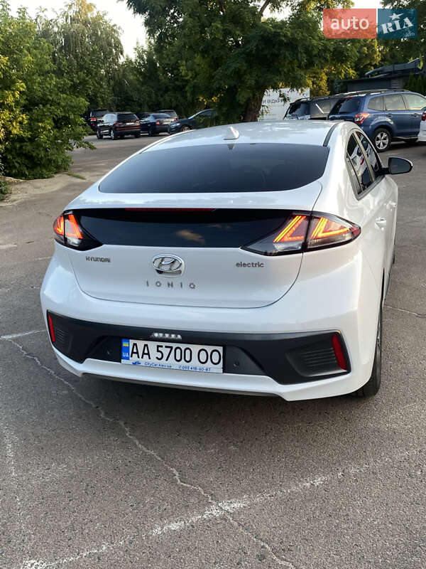 Лифтбек Hyundai Ioniq 2021 в Киеве