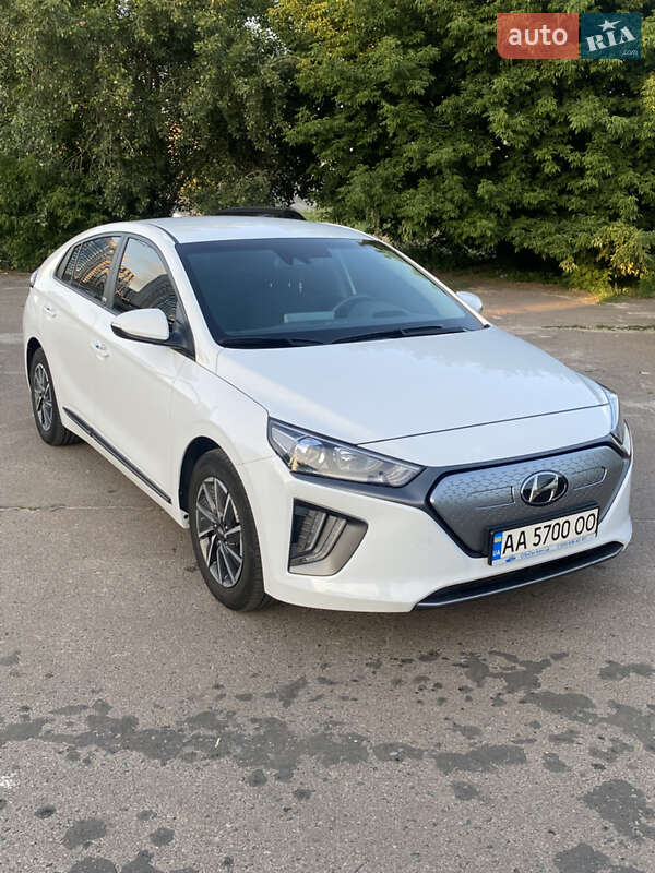Лифтбек Hyundai Ioniq 2021 в Киеве