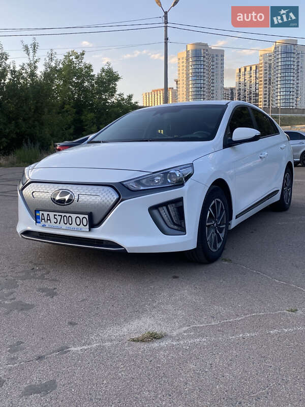 Лифтбек Hyundai Ioniq 2021 в Киеве