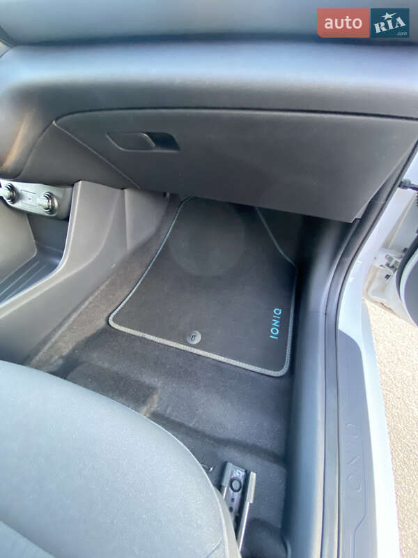 Лифтбек Hyundai Ioniq 2021 в Киеве