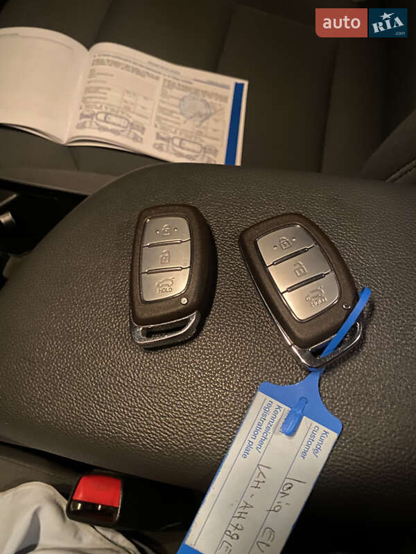 Лифтбек Hyundai Ioniq 2021 в Киеве