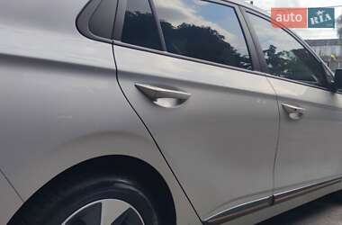 Ліфтбек Hyundai Ioniq 2019 в 