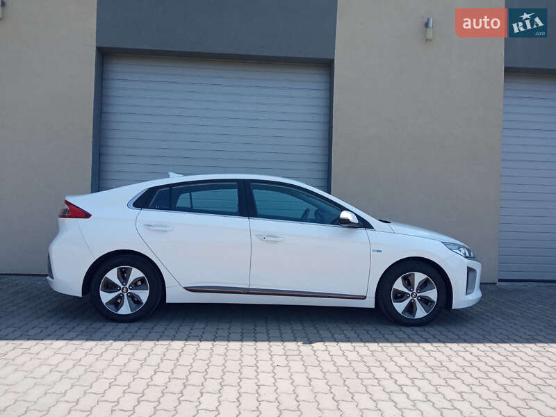 Хетчбек Hyundai Ioniq 2017 в Радехові